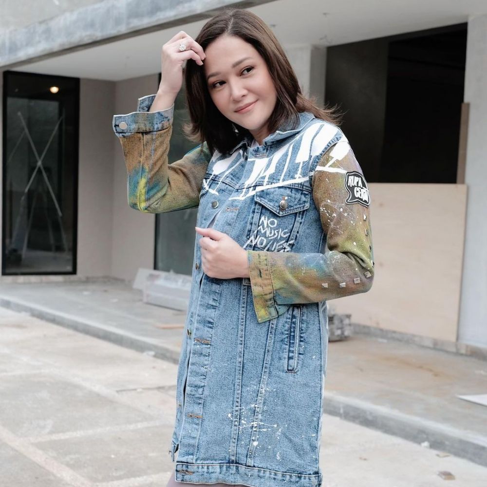 10 Transformasi gaya rambut Maia Estianty, nyentrik abis