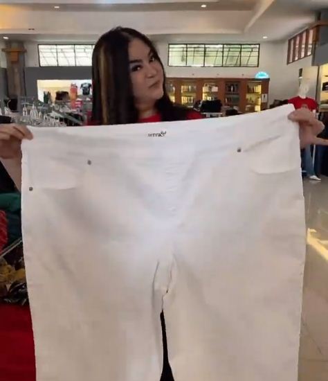 Sukses turun berat badan 11 kg, begini 6 potret terbaru Anisa Bahar