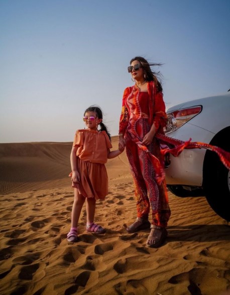 10 Potret liburan Anang dan Ashanty di Dubai, ajak para karyawan