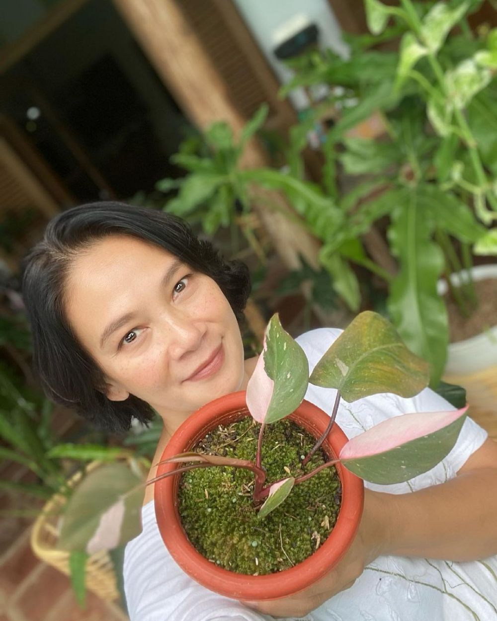 10 Potret Dian Nitami tanpa makeup, cantiknya tak luntur