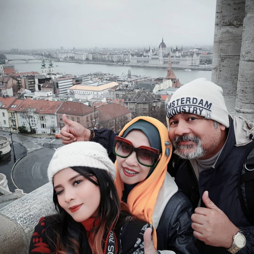 Jarang tersorot, ini potret 9 finalis Indonesian Idol dengan keluarga