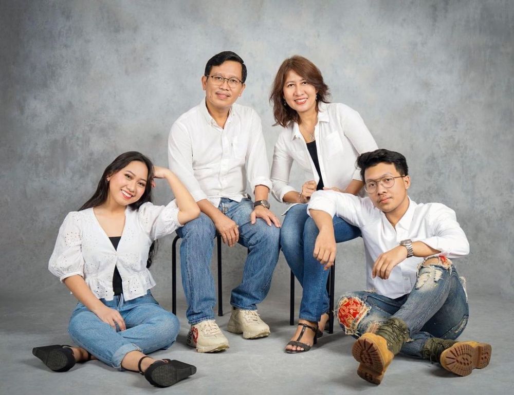 Jarang tersorot, ini potret 9 finalis Indonesian Idol dengan keluarga