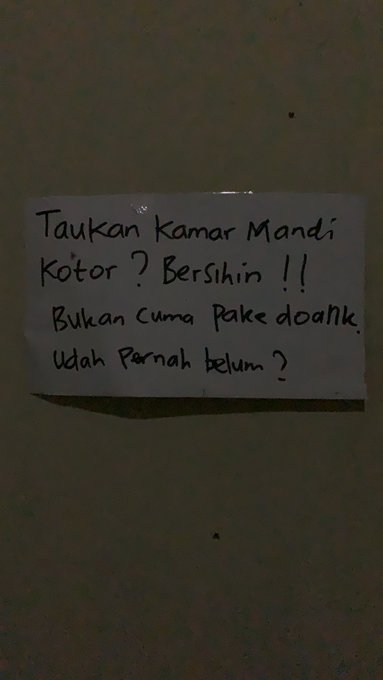 10 Tulisan lucu pemberitahuan di kamar mandi kos ini bikin ngelus dada