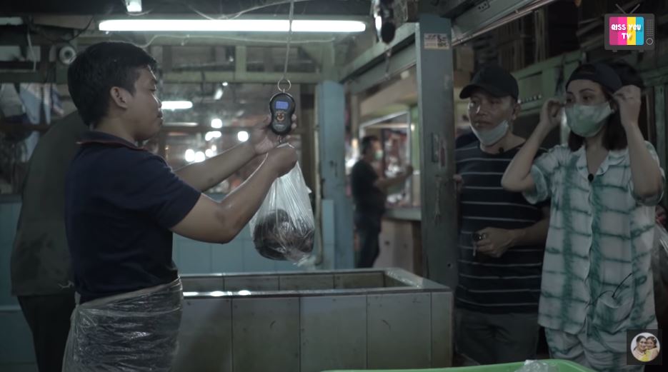 Gaya 10 penyanyi cantik saat pergi ke pasar tradisional, sederhana