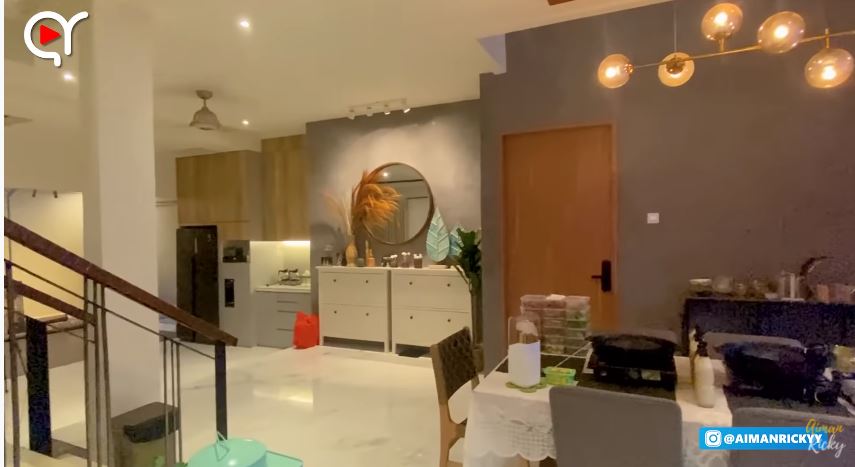 11 Penampakan rumah Handika Pratama, nuansanya bak di Bali