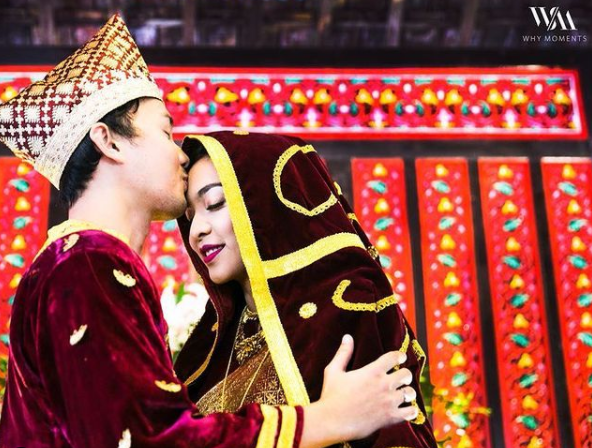 9 Pesona artis pakai busana Koto Gadang, aura Lesty Kejora terpancar