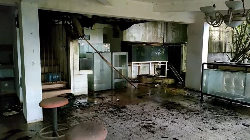 Viral rumah kosong 20 tahun tapi masih ada barangnya, ini 11 fotonya