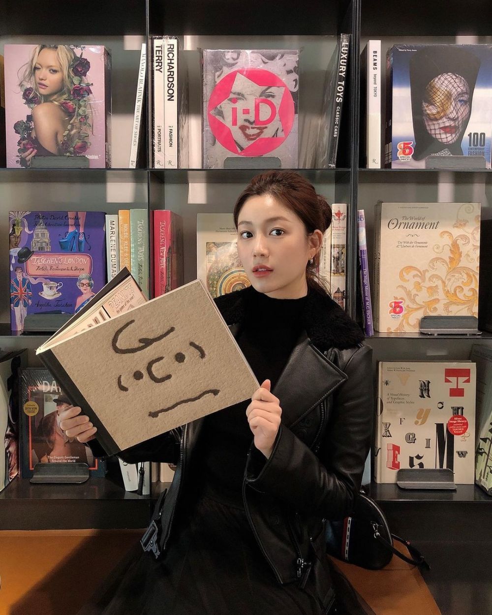 Resmi pacaran, ini 10 pesona Lee Da-in kekasih Lee Seung-gi