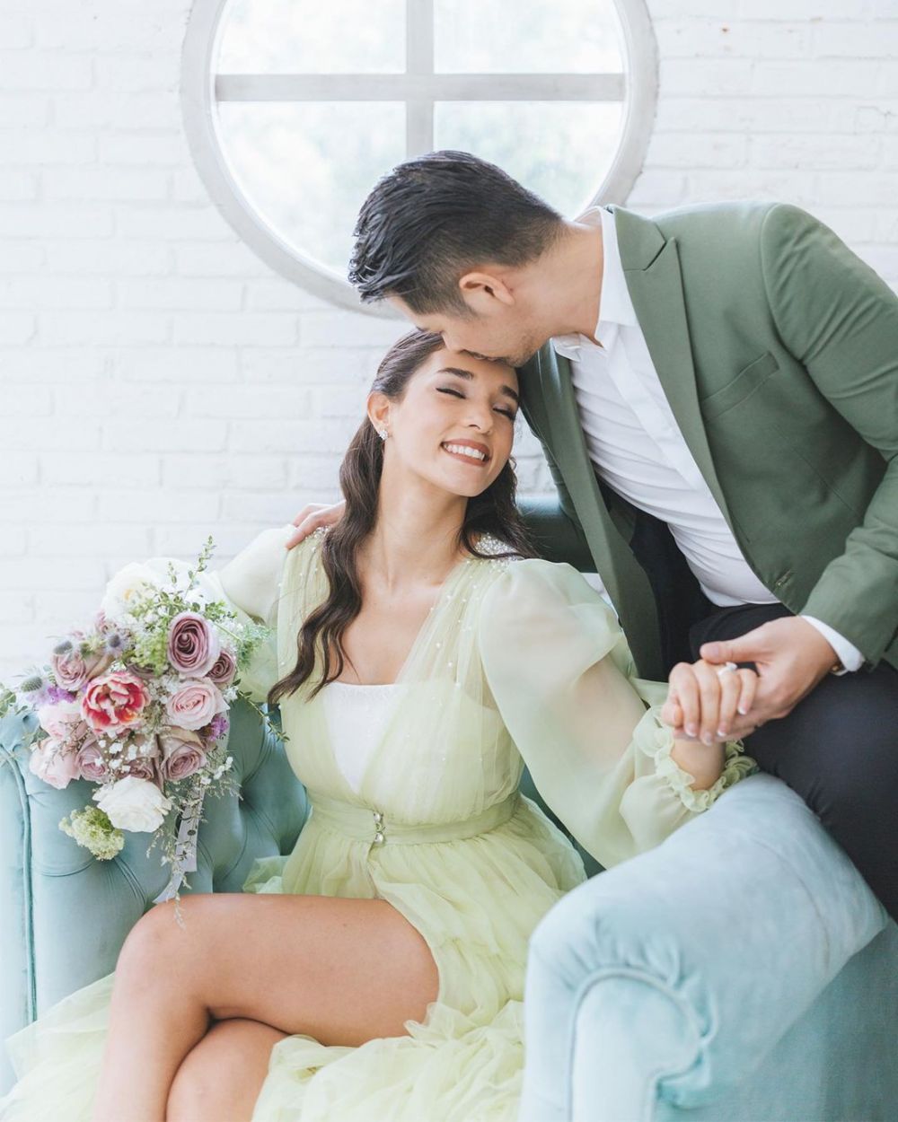 Segera menikah, ini 10 gaya prewedding Erick Iskandar dan Vanessa Lima
