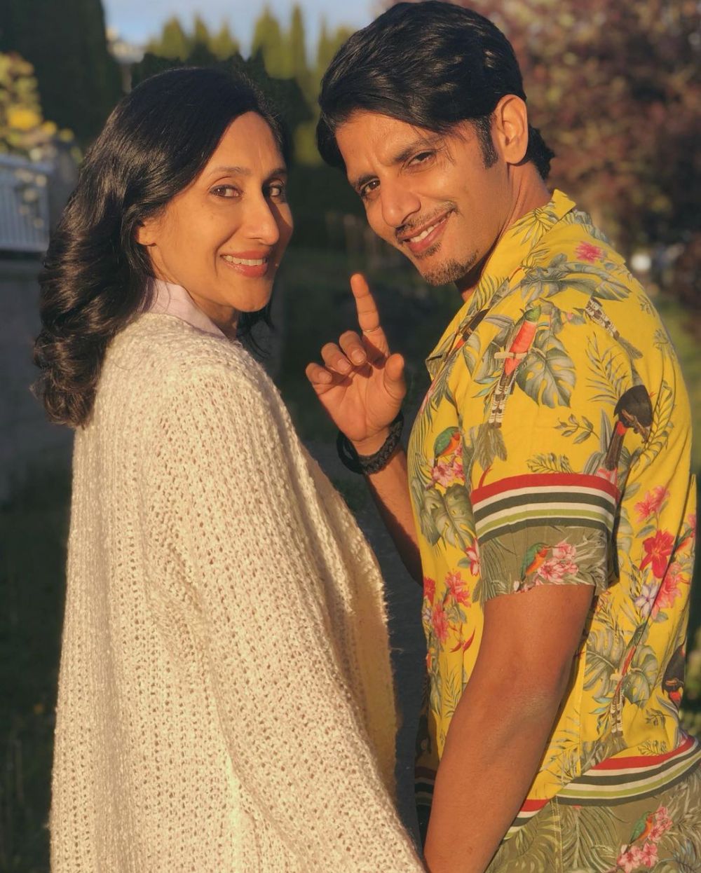 Jarang terekspos, begini momen 6 pemain Naagin dengan pasangan aslinya