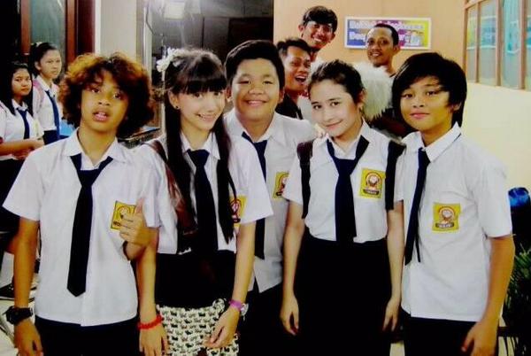 8 Potret Prilly Latuconsina zaman sekolah, parasnya nggak berubah