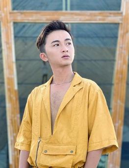 8 Transformasi gaya rambut Sensen, asisten Raffi Ahmad yang kece abis