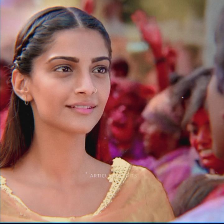 Potret lawas 10 aktris Bollywood era 90-an, cantiknya bikin terpana