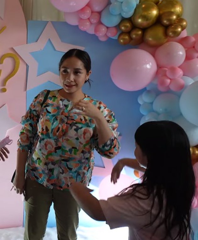 6 Potret Nagita Slavina pamer baby bump anak kedua, auranya terpancar