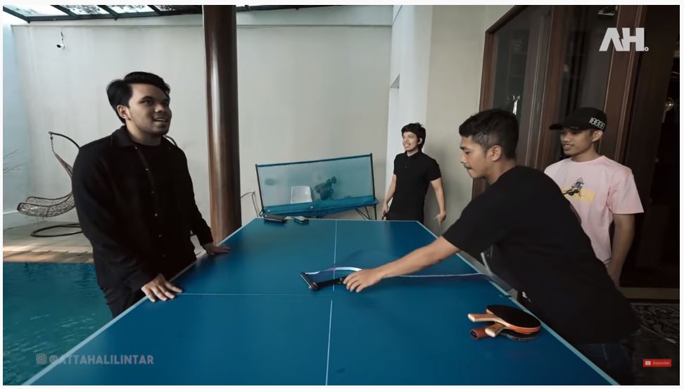 Cari suasana baru, ini 10 momen Aurel dan Atta liburan di Puncak Bogor