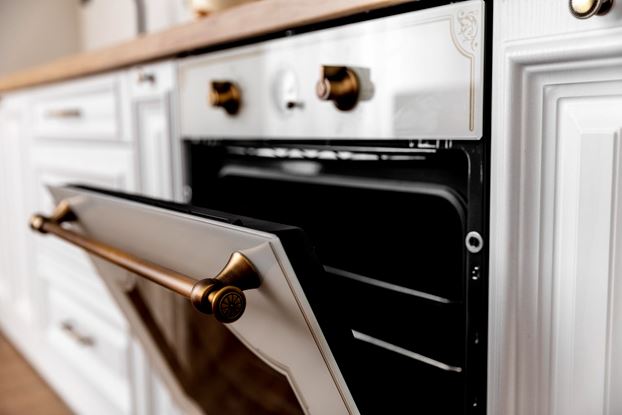 Sering tertukar, ini 8 perbedaan oven dan microwave