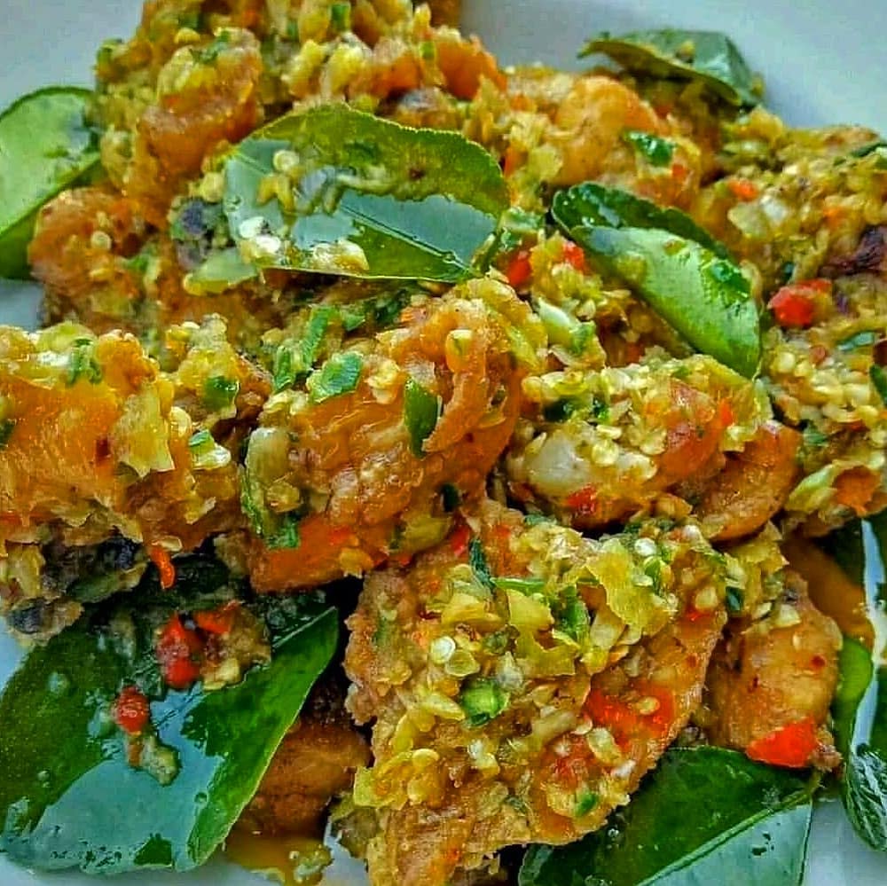 13 Resep ayam goreng pedas, cocok buat kumpul bareng teman