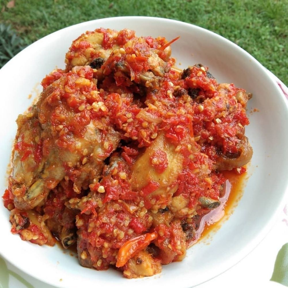 13 Resep ayam goreng pedas, cocok buat kumpul bareng teman