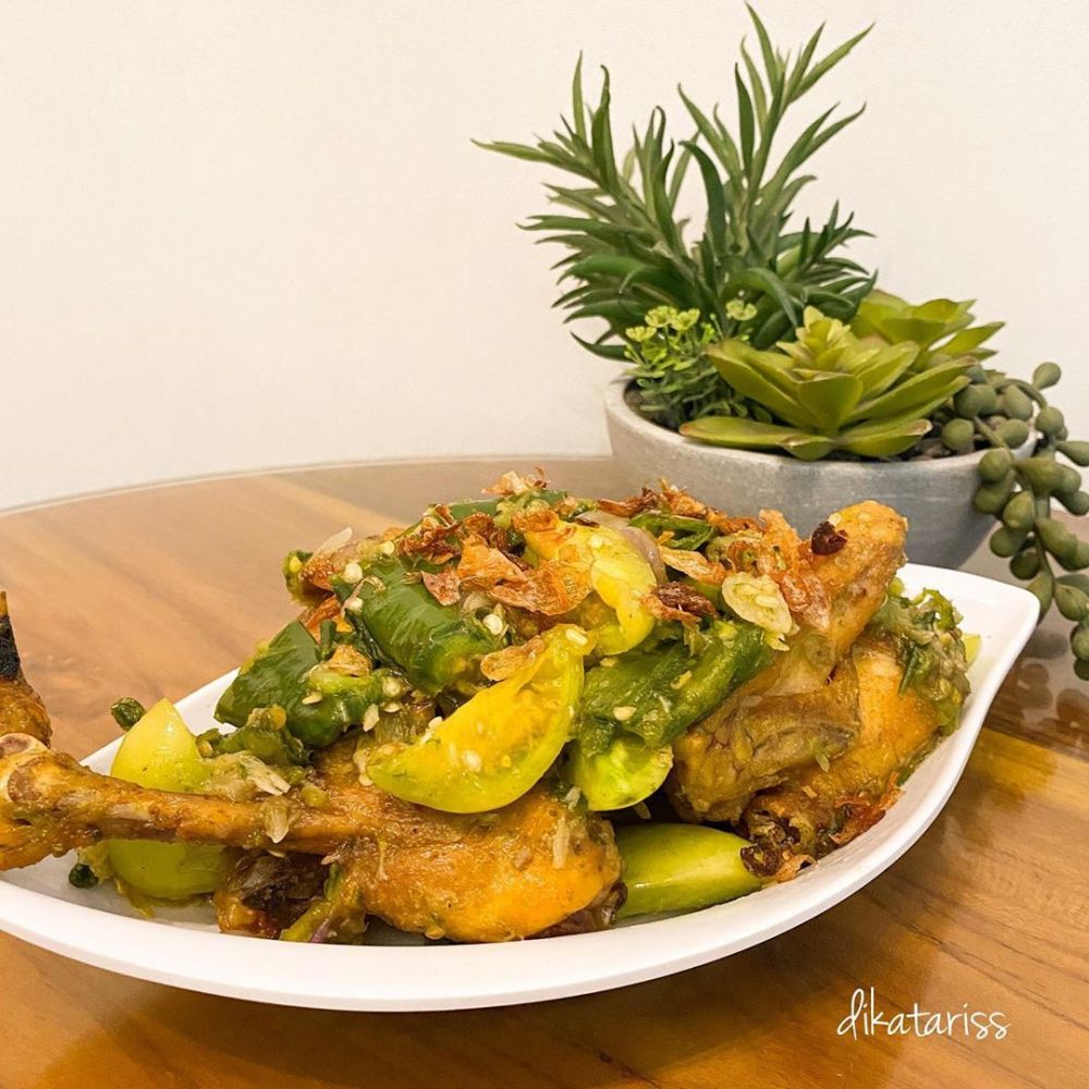 13 Resep ayam goreng pedas, cocok buat kumpul bareng teman