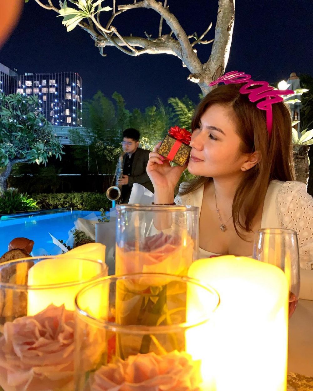 7 Momen Miller Khan rayakan ulang tahun sang calon istri, romantis pol