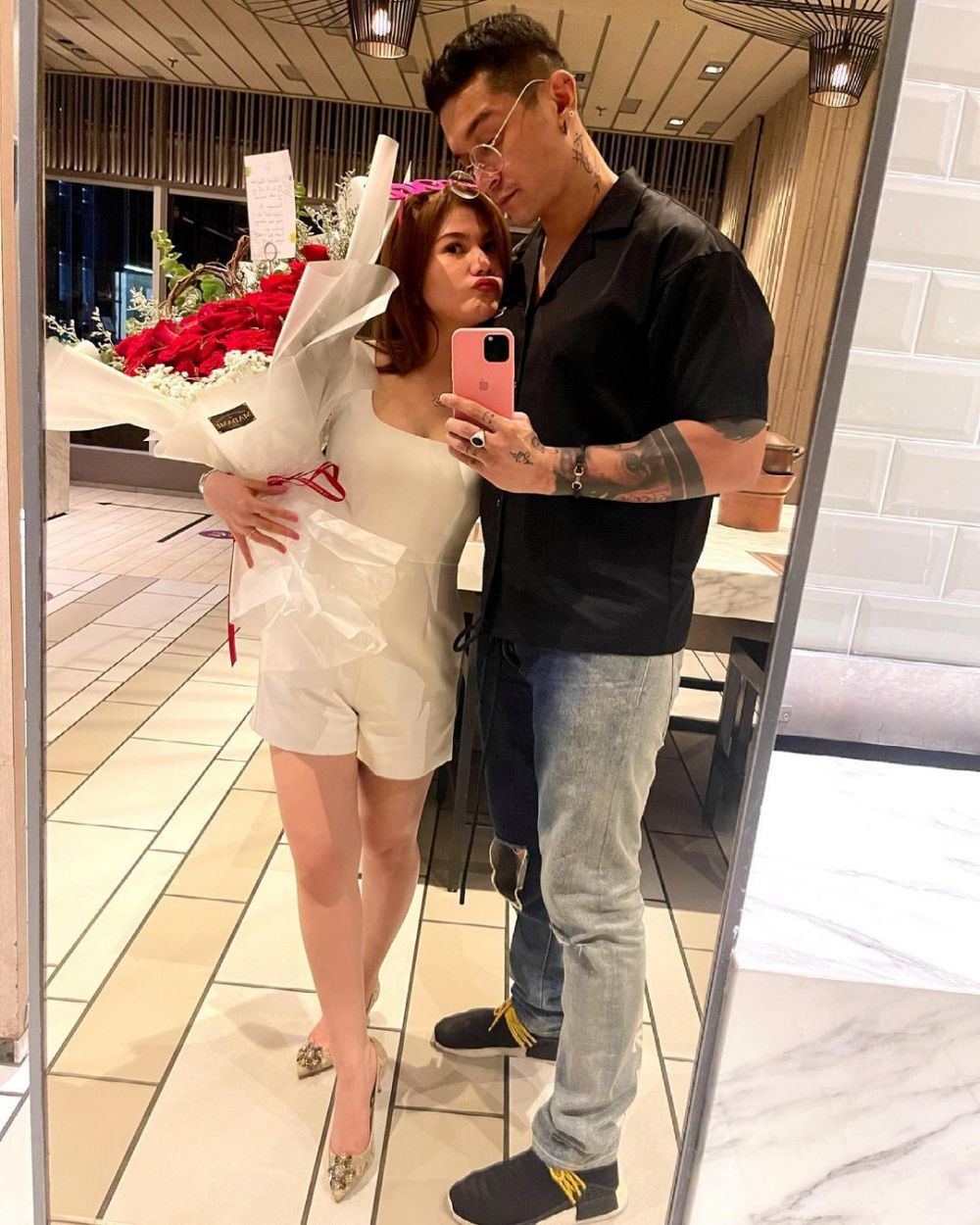 7 Momen Miller Khan rayakan ulang tahun sang calon istri, romantis pol