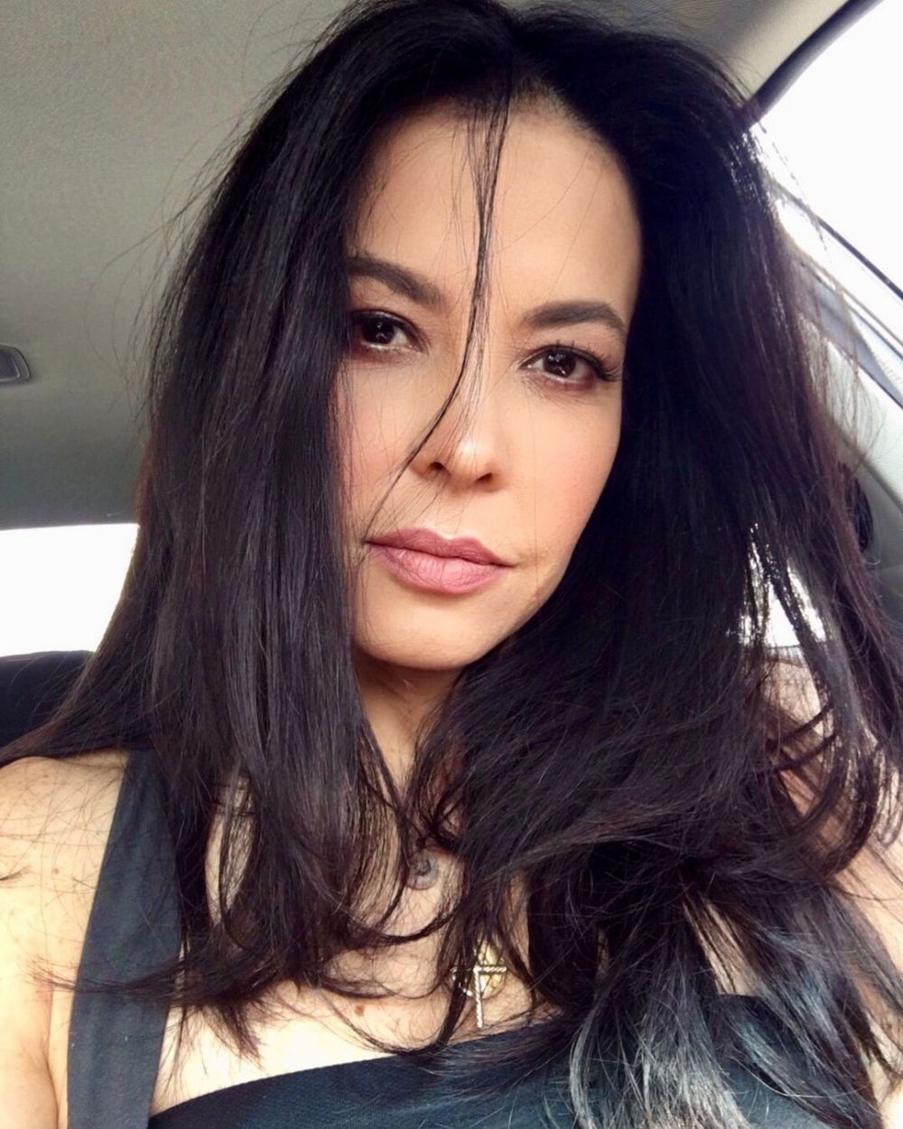 9 Potret terbaru Coraima Torres 'Kassandra', memesona di usia 48 tahun