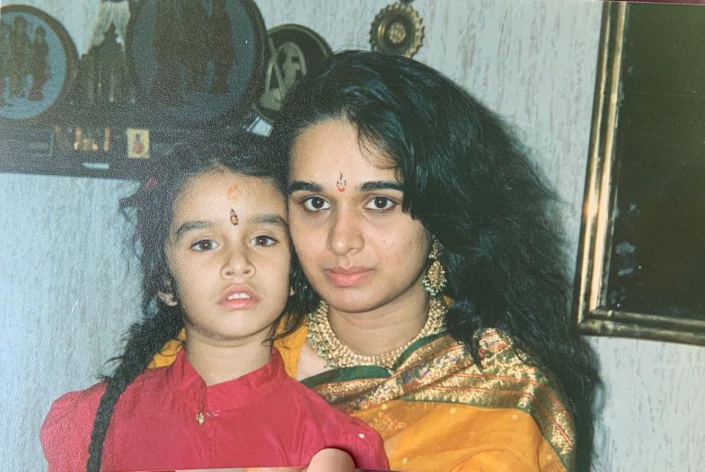 10 Potret masa kecil Shraddha Kapoor, bukti cantik dari kecil