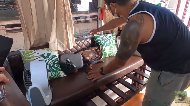 10 Potret mobil jadi rumah berjalan, fasilitasnya lengkap