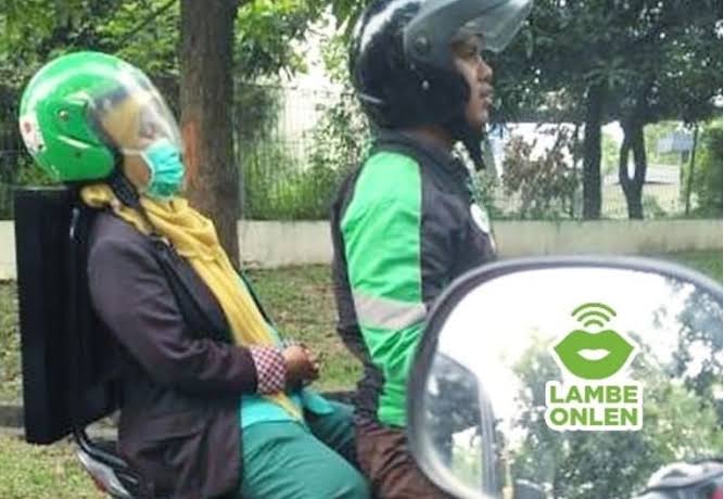 27 Kelakuan lucu penumpang dan driver ojek online saat di lampu merah