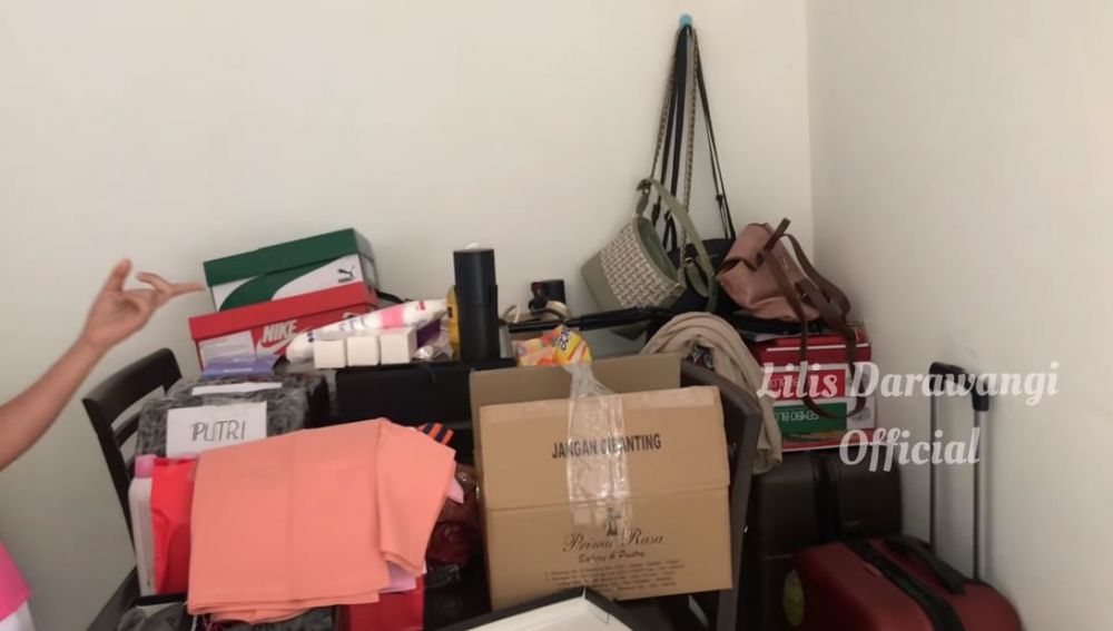 10 Potret apartemen Meli dan Nia LIDA, banyak kado dari penggemar