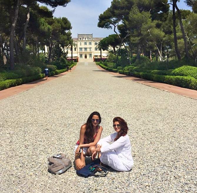 Jarang diketahui, 10 pasang seleb Bollywood bersahabat puluhan tahun