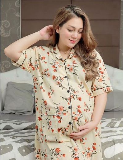 10 Gaya pesinetron cantik Tanah Air pamer baby bump, auranya terpancar