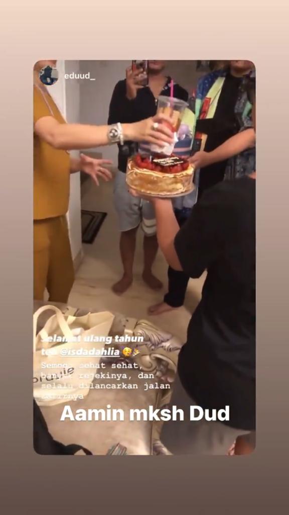 8 Momen surprise ulang tahun Iis Dahlia, dapat hadiah unik
