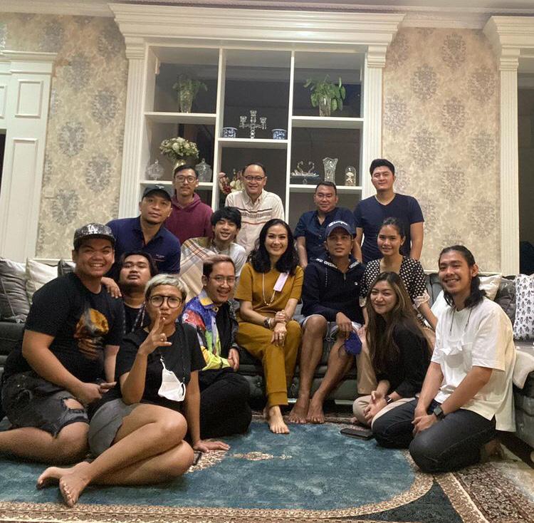 8 Momen surprise ulang tahun Iis Dahlia, dapat hadiah unik