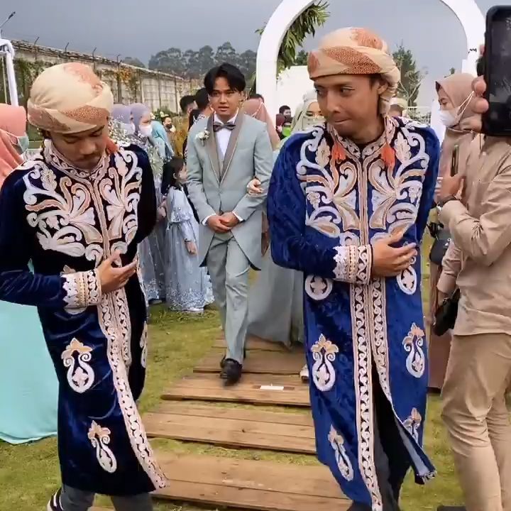 10 Momen pernikahan Wafiq Malik adik Taqy Malik, penuh khidmat