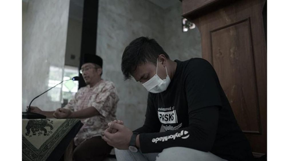 10 Potret terbaru Fathur mantan ketua BEM UGM, kini sudah menikah