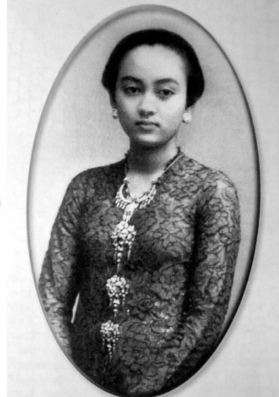 17 Inspirasi gaya Gusti Nurul, putri yang tolak lamaran tokoh besar RI