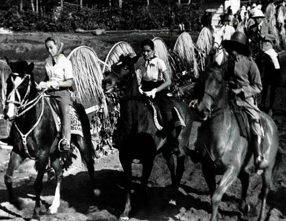 17 Inspirasi gaya Gusti Nurul, putri yang tolak lamaran tokoh besar RI