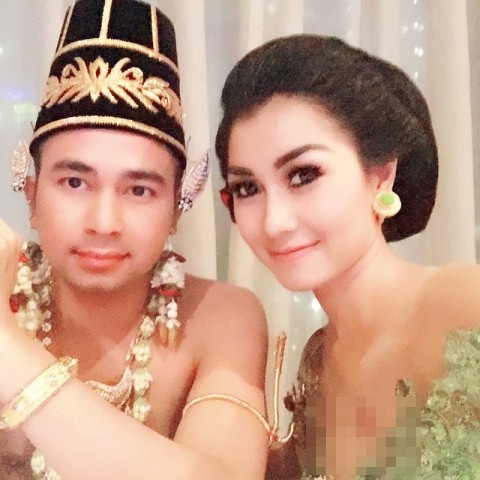 8 Potret lawas Nisya Ahmad, senyumannya khas banget