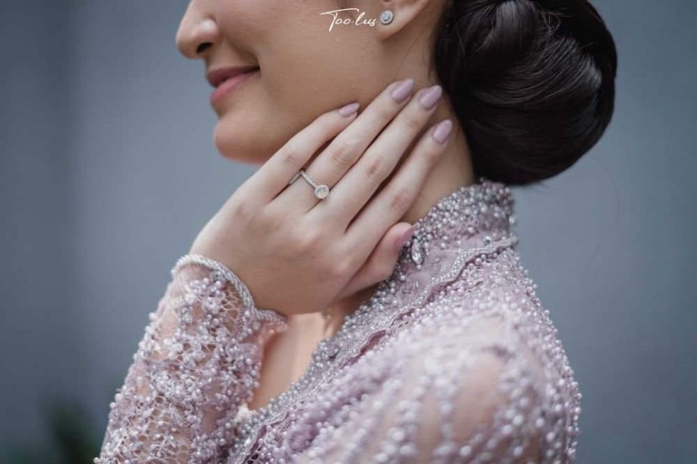 10 Momen lamaran Faradilla Yoshi dan Bryan McKenzie, penuh kesan