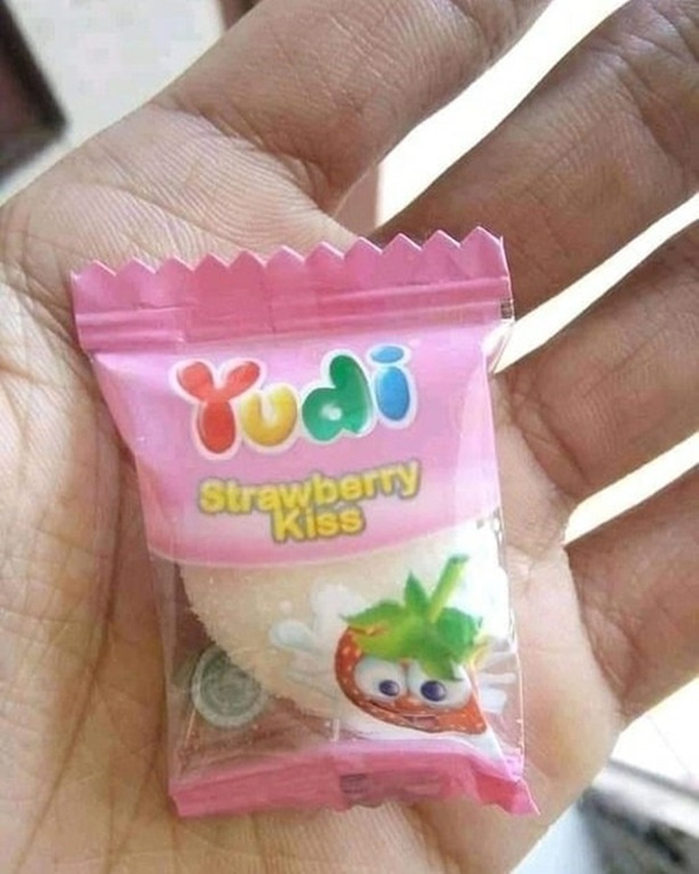 15 Nama nyeleneh jajanan warung ini bikin pembeli cengengesan