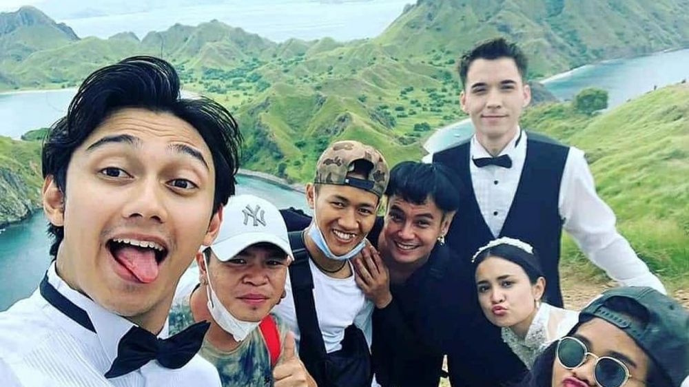 10 Potret persahabatan Stefan William dan Caesar Hito, bromance abis