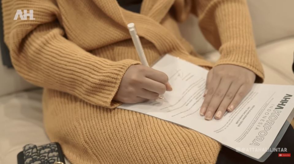 10 Momen Atta beri Aurel bisnis, jadi direktur perusahaan