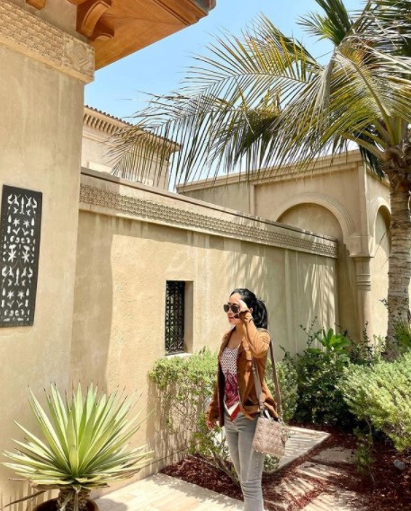 10 Gaya outfit Rachel Vennya saat liburan di Dubai, stylish