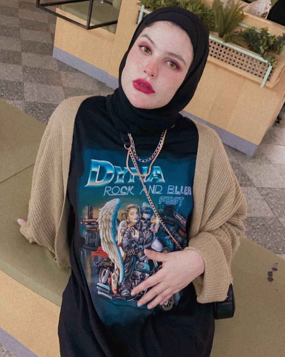 10 Gaya outfit Brina Shabyna saat hamil, tetap stylish dan kekinian