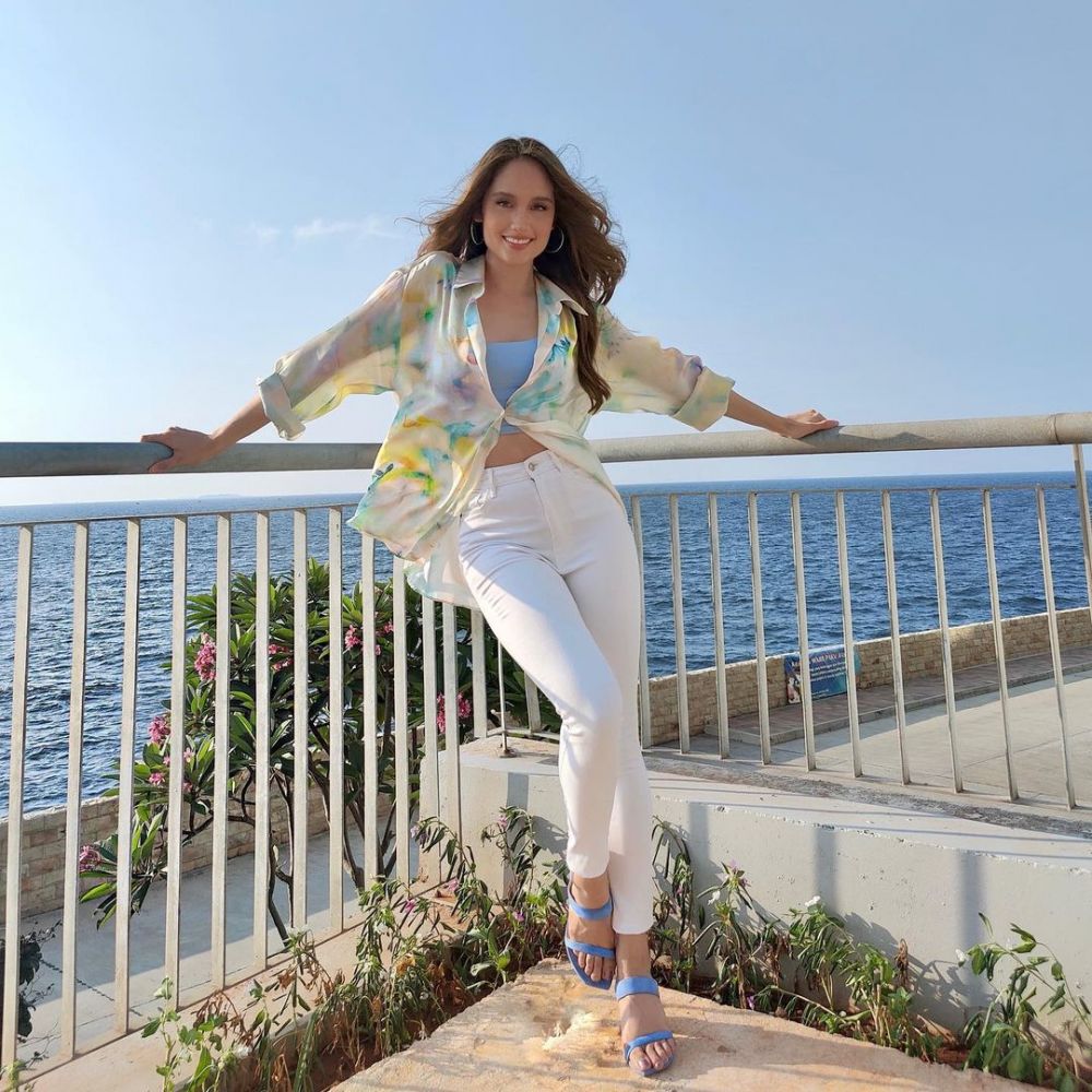 Alasan 5 seleb cantik tak koleksi barang branded, termasuk Cinta Laura