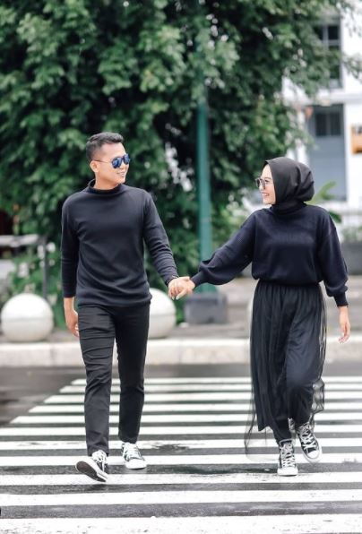 8 Potret Rakhma Lutfita, mempelai wanita viral karena patahkan besi