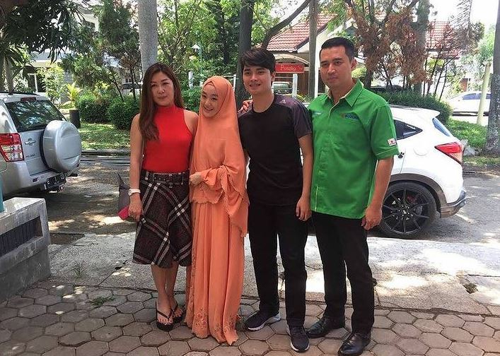 10 Potret Alvin Faiz bareng keluarga Larissa Chou, curi perhatian