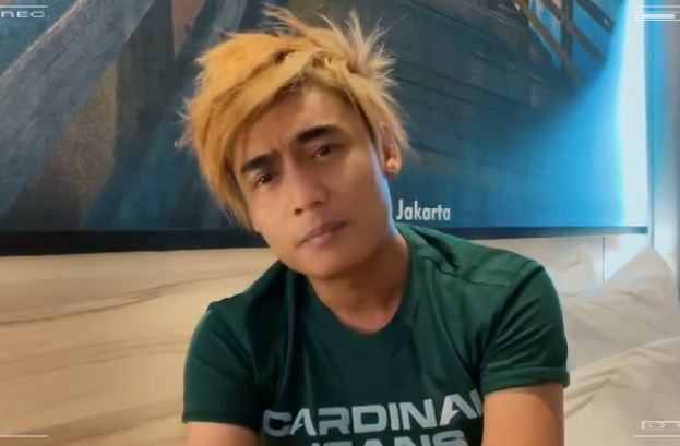 7 Potret terbaru Charly van Houten ganti gaya rambut, jadi sorotan