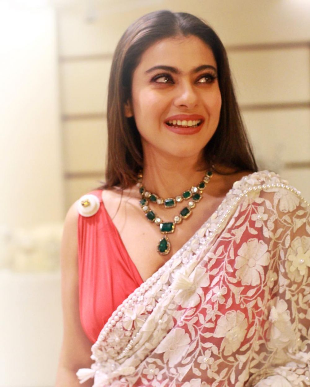 Pesona 8 artis keluarga Kajol dari masa ke masa, eksis di Bollywood